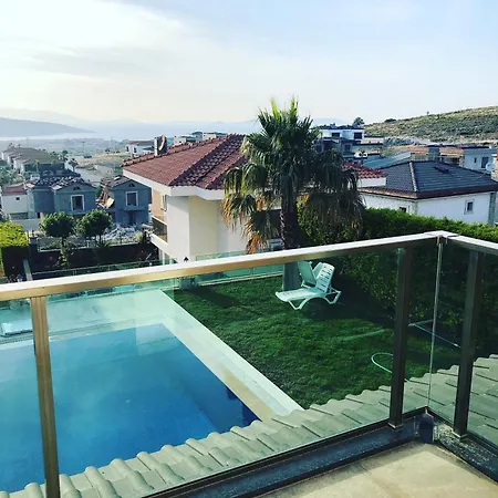 Alacati Havuzlu Βίλα